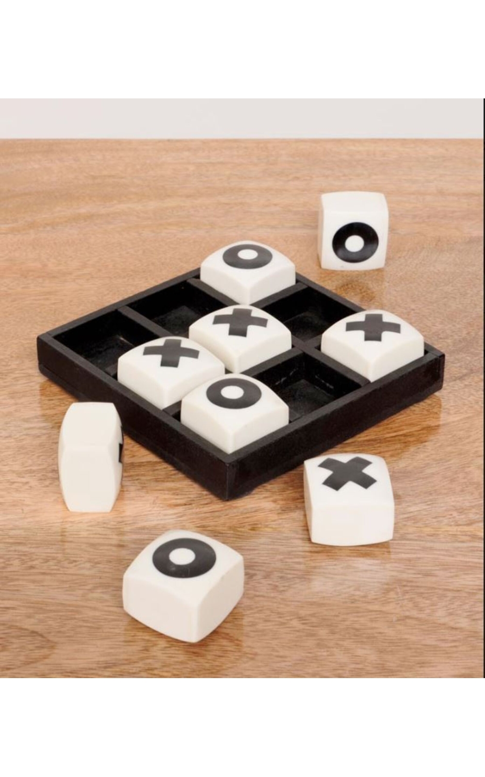 Jeu morpion OXO blanc & noir P:13 cm Lar:13 cm Jeu morpion OXO blanc & noir P:13 cm Lar:13 cm