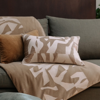 Housse de coussin en velours brodé - Milton